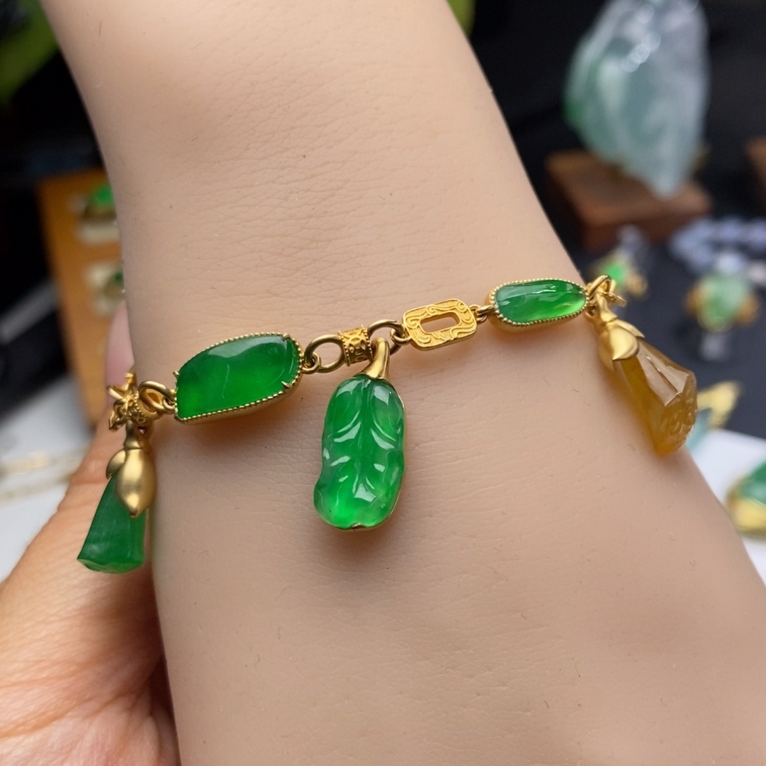 18K金镶嵌翡翠手链盘缠手链