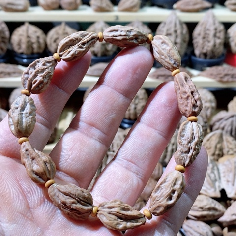 文玩核桃把件葡萄干手串