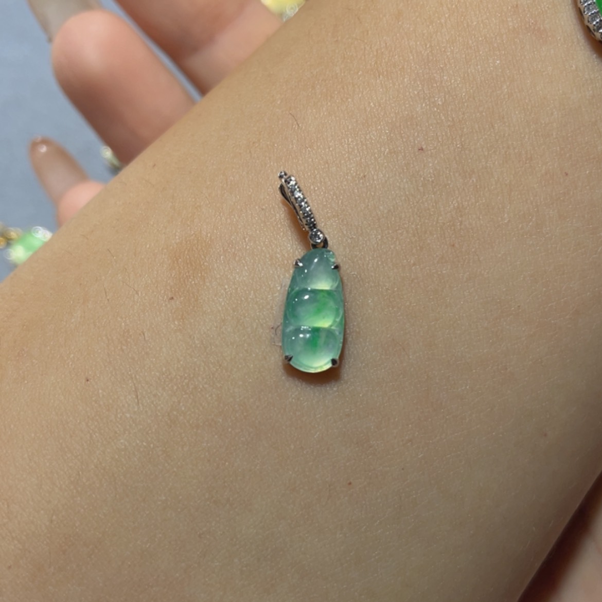 【闪购商品】翡翠18K金镶嵌颈饰