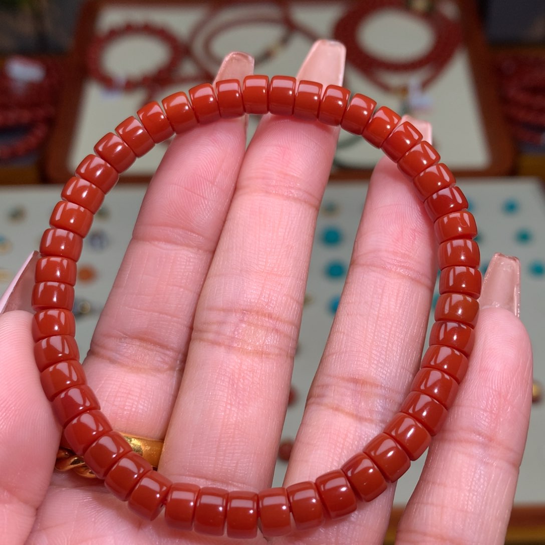 南红玛瑙颈饰未镶嵌