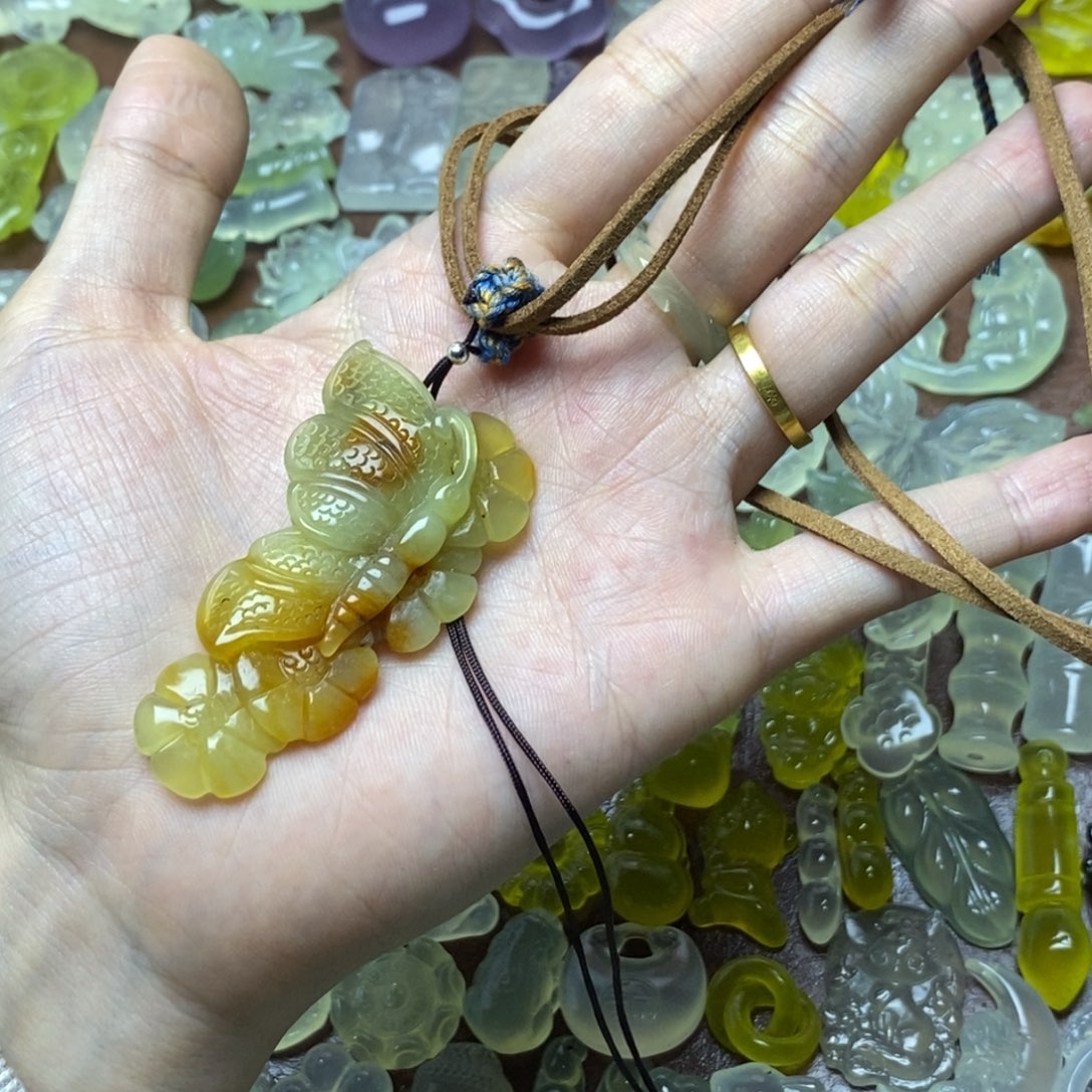 蛇纹石玉合金项链