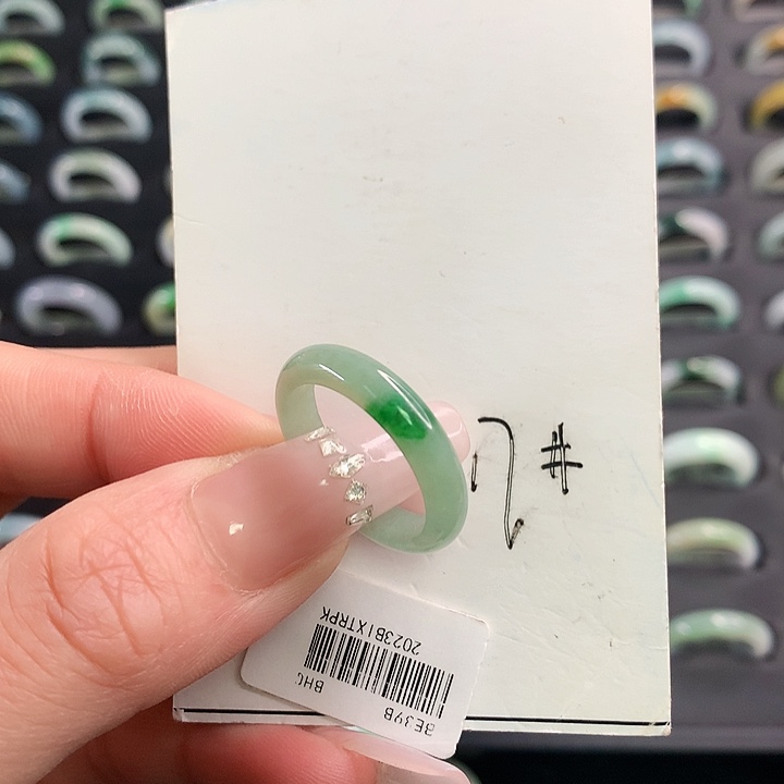 翡翠戒圈未镶嵌翡翠