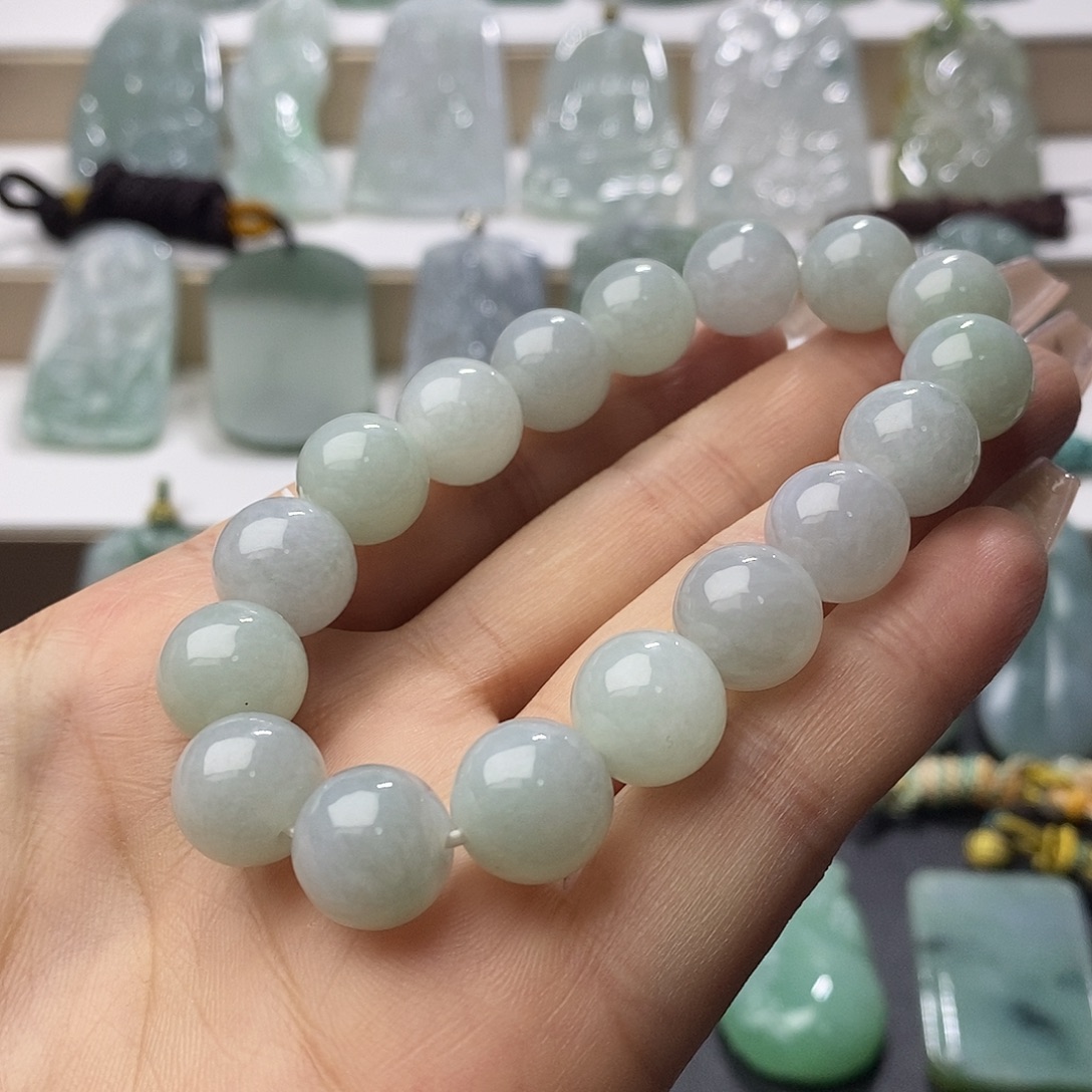 翡翠未镶嵌颈饰冰胶手串