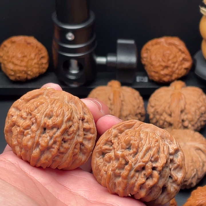 文玩核桃吊坠44尺苹果园