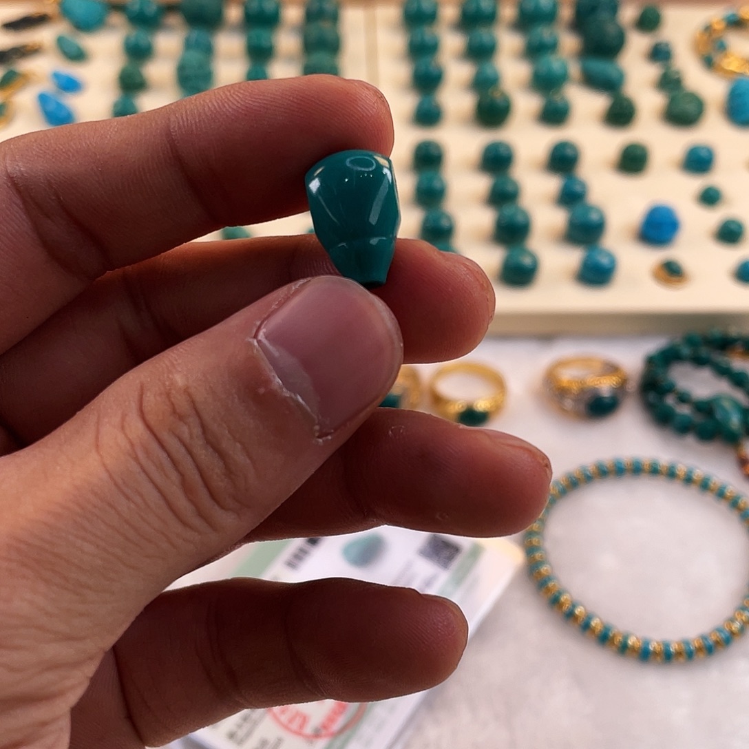 绿松石未镶嵌耳饰