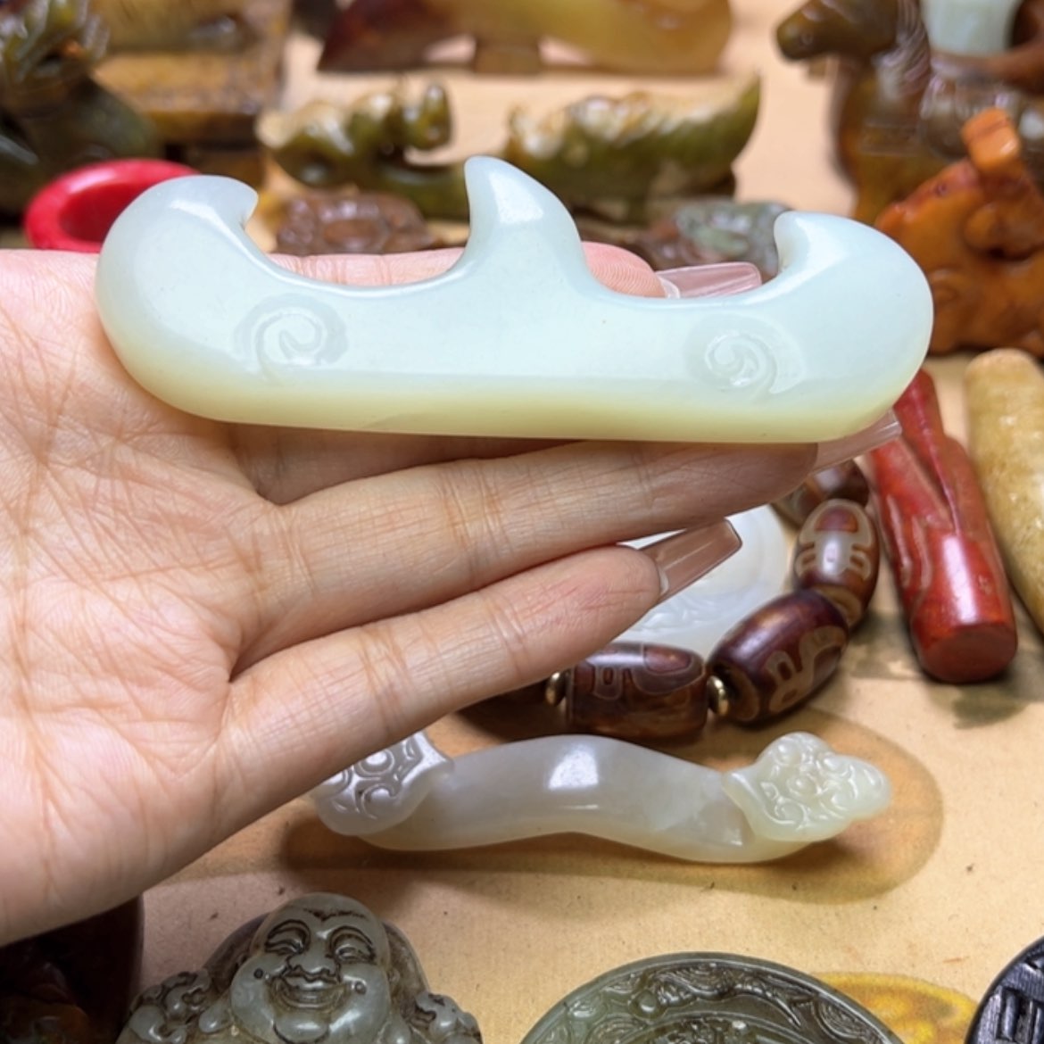 【闪购商品】蛇纹石玉颈饰未镶嵌