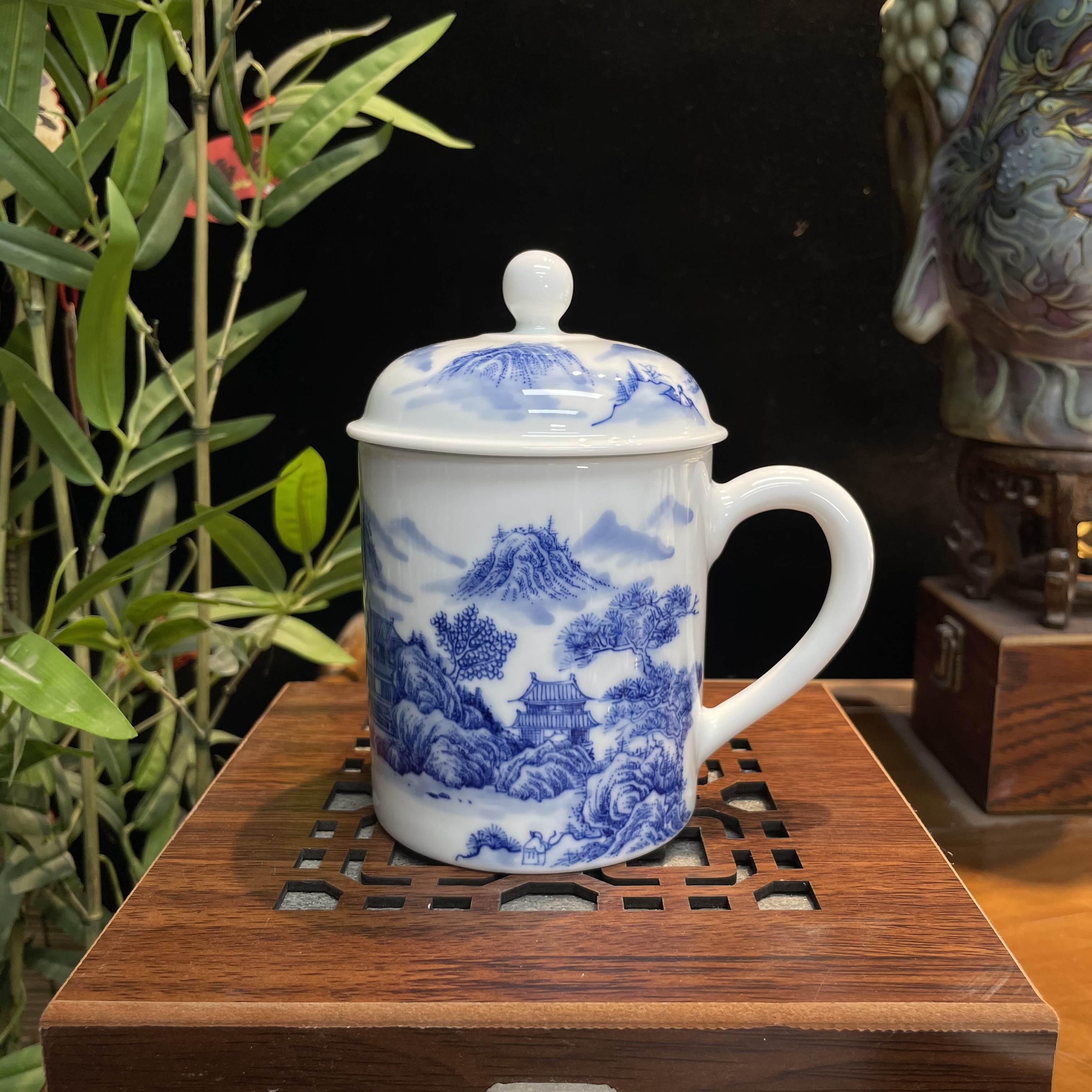 景德镇手绘瓷高白泥青花山水明珠杯釉下直筒带盖家用送人办公杯