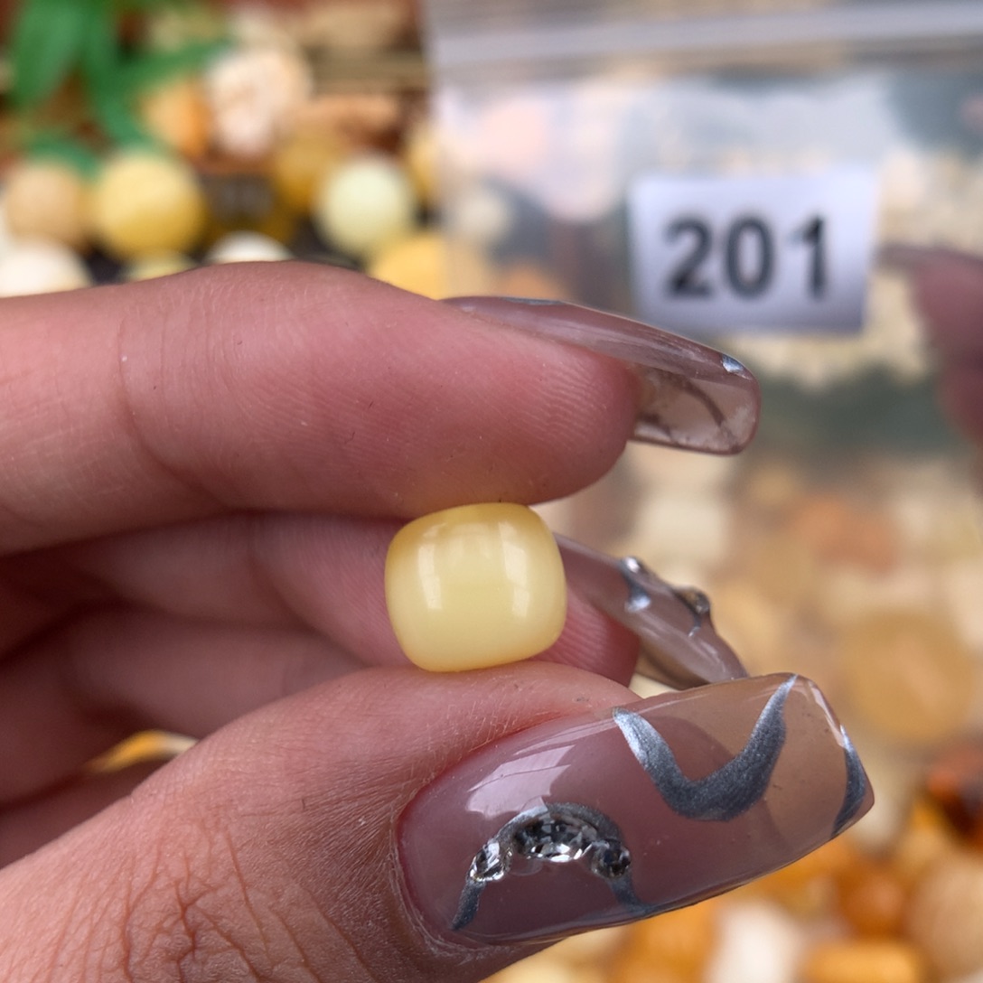 琥珀珠宝奇石未镶嵌9×8