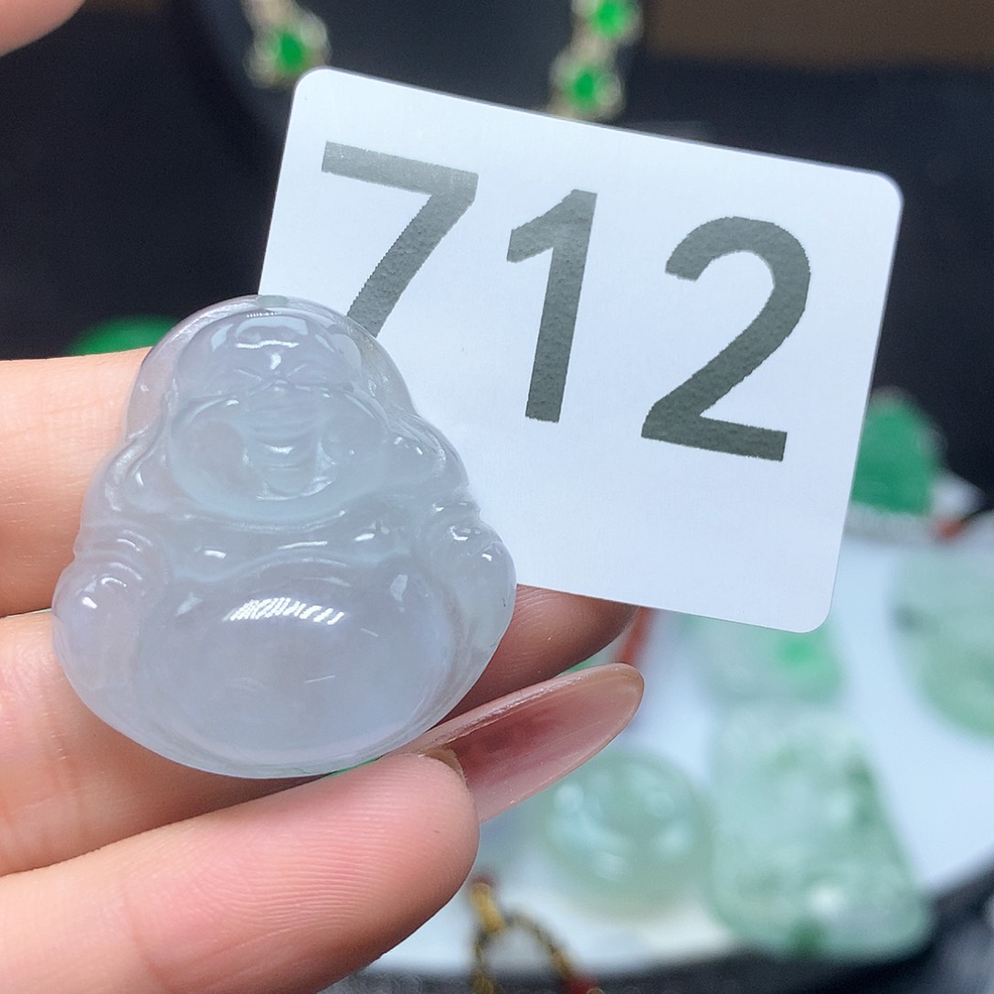 翡翠吊坠(赠链)未镶嵌