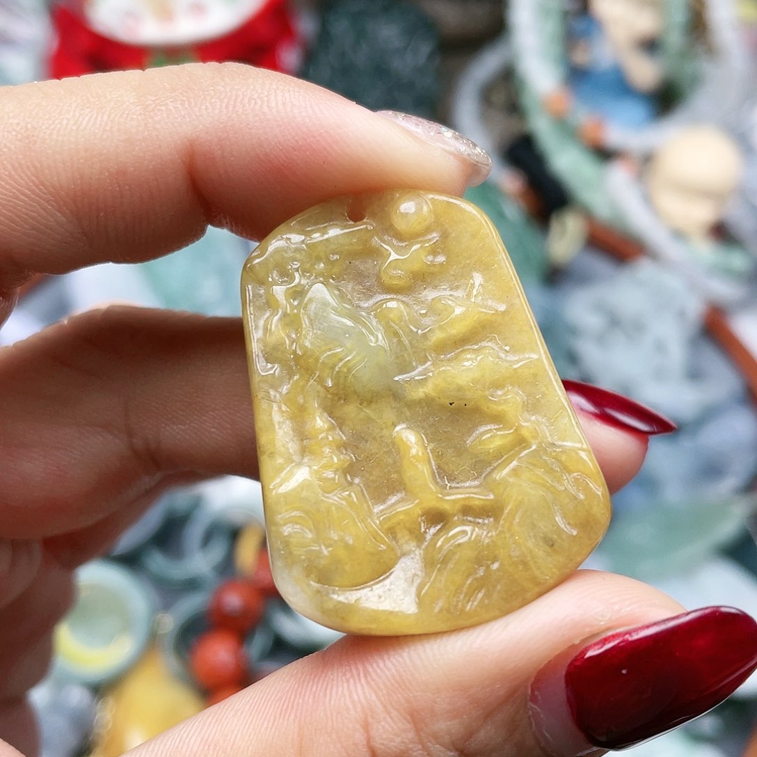 翡翠颈饰未镶嵌翡翠