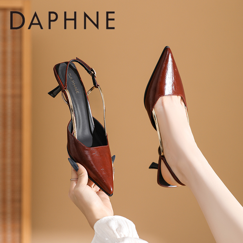 达芙妮法式气质高跟鞋女细跟2025新款春夏简约优雅一字带包头凉鞋