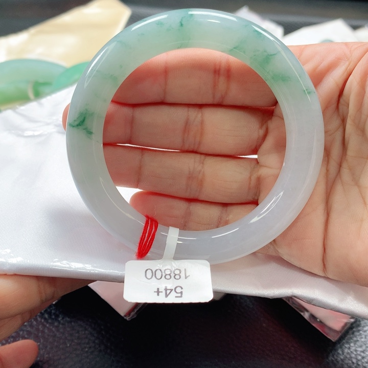 翡翠手镯未镶嵌545455555