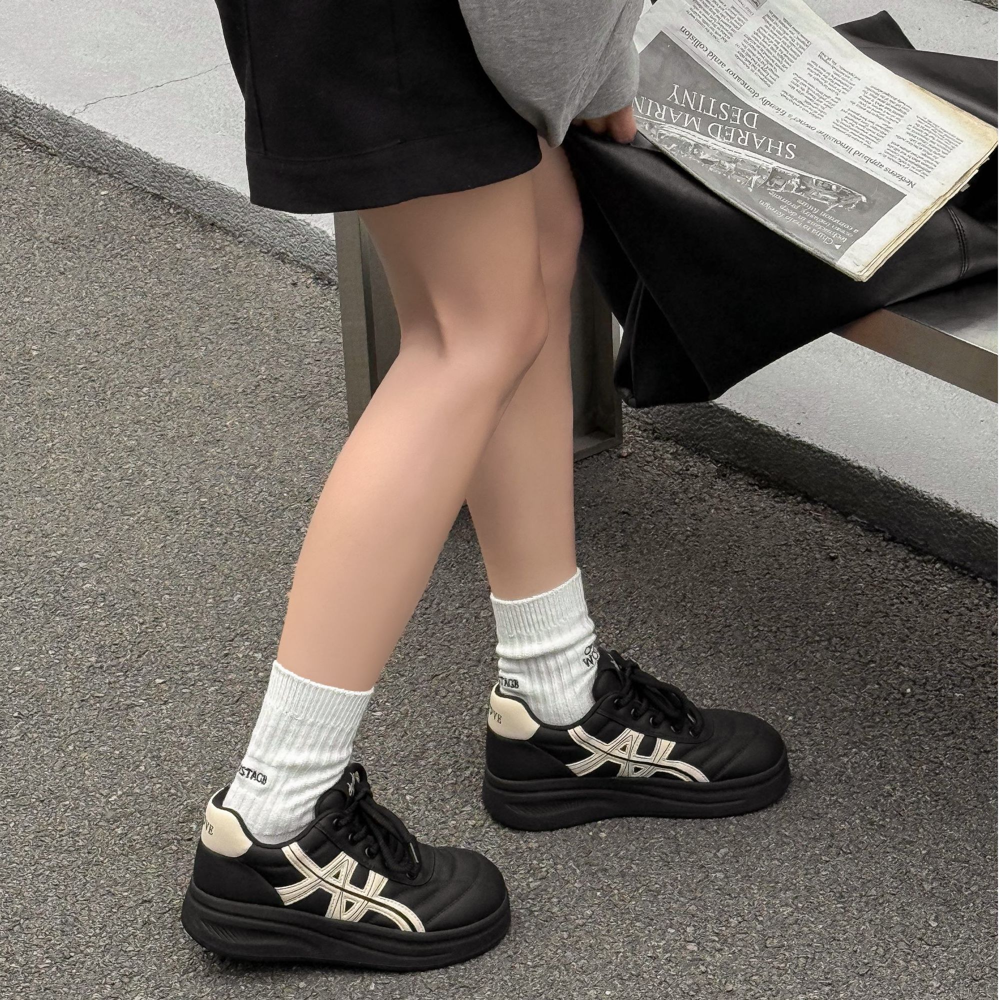 2025新款脚宽胖大码女鞋40一43冬季加绒舒适棉鞋平底百搭休闲鞋