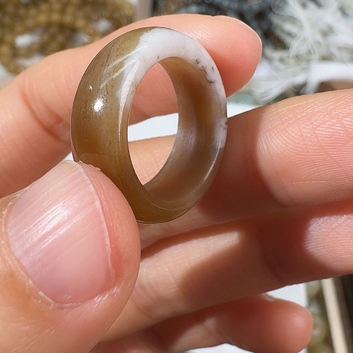 和田玉（糖玉）未镶嵌戒指17.4内径5