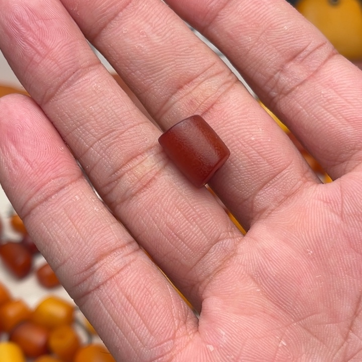 爱***鑫琥珀未镶嵌裸石蜜蜡马蹄