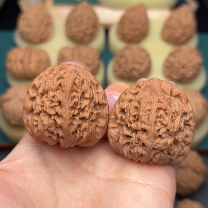 文玩核桃吊坠全品南疆石
