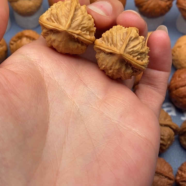 文玩核桃把件糖三角