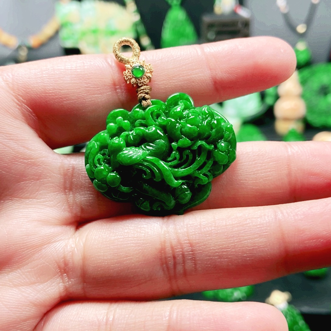 翡翠未镶嵌颈饰翡翠吊坠