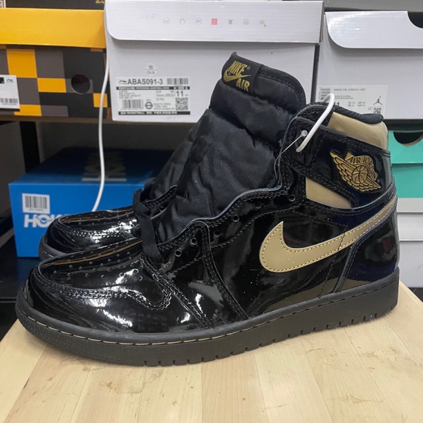 43码/Aj1 黑金/51229/休闲鞋/全新无原盒/555088-032