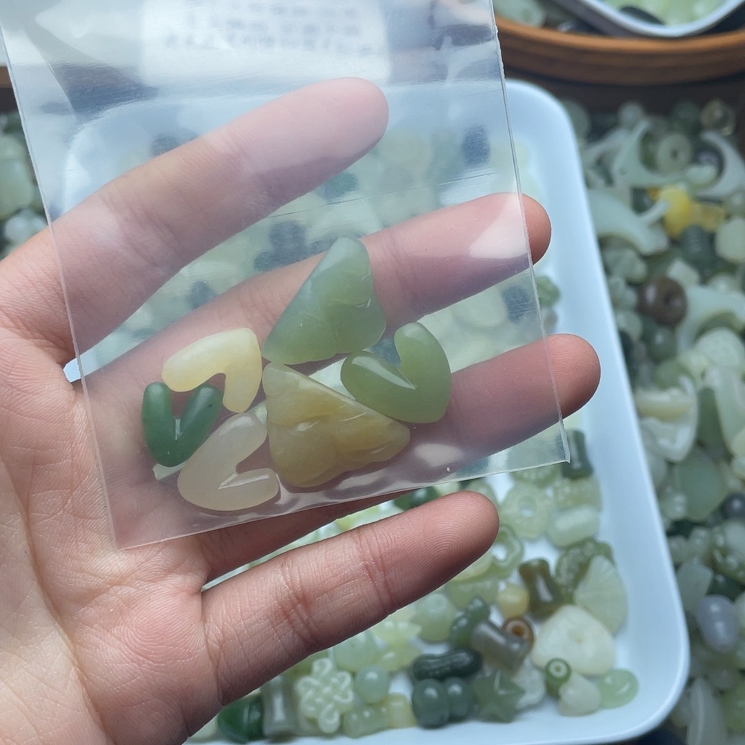 未镶嵌手绳和田玉茉*