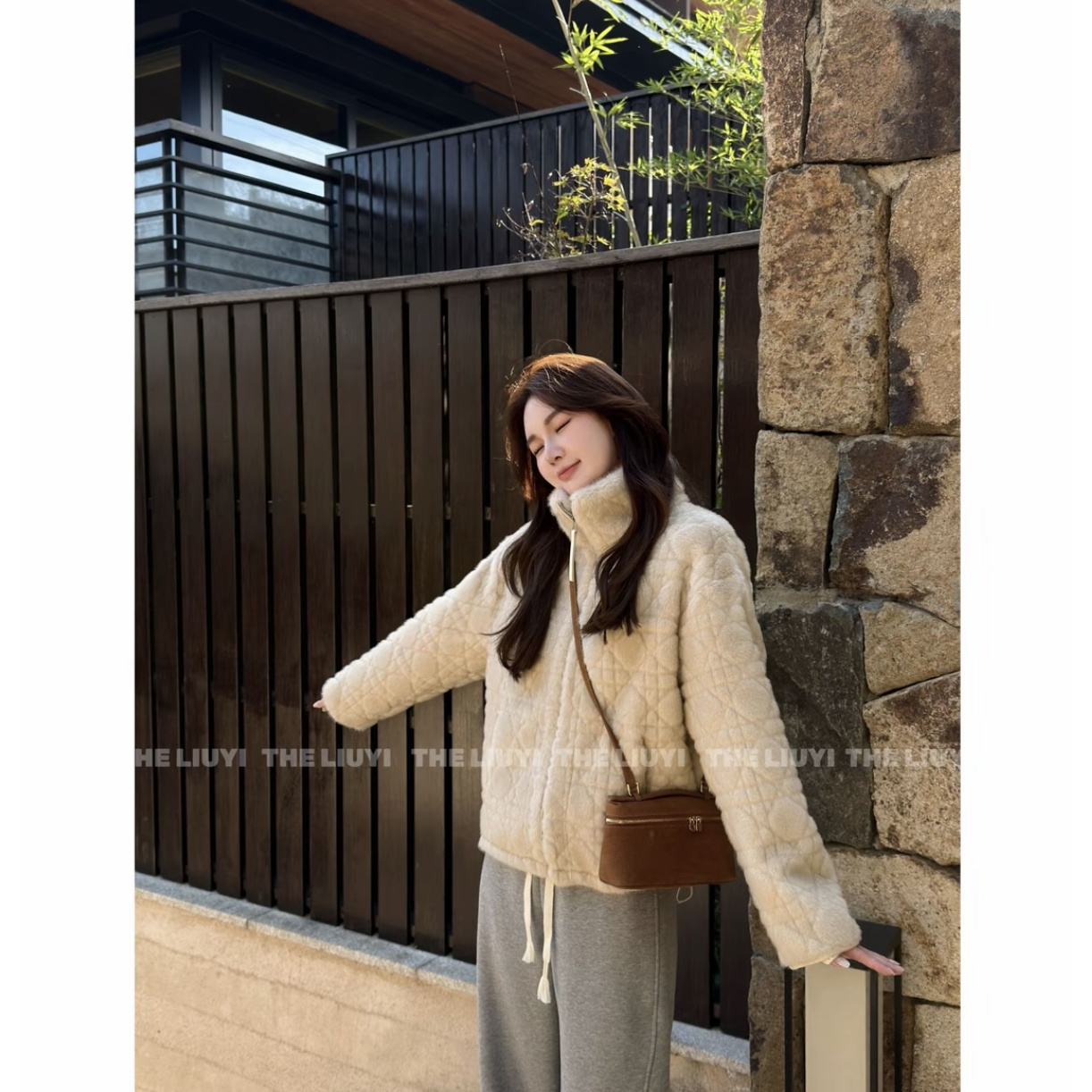 【LIUYI】朦胧月光~菱形格压纹环保貂绒显瘦毛毛外套511248