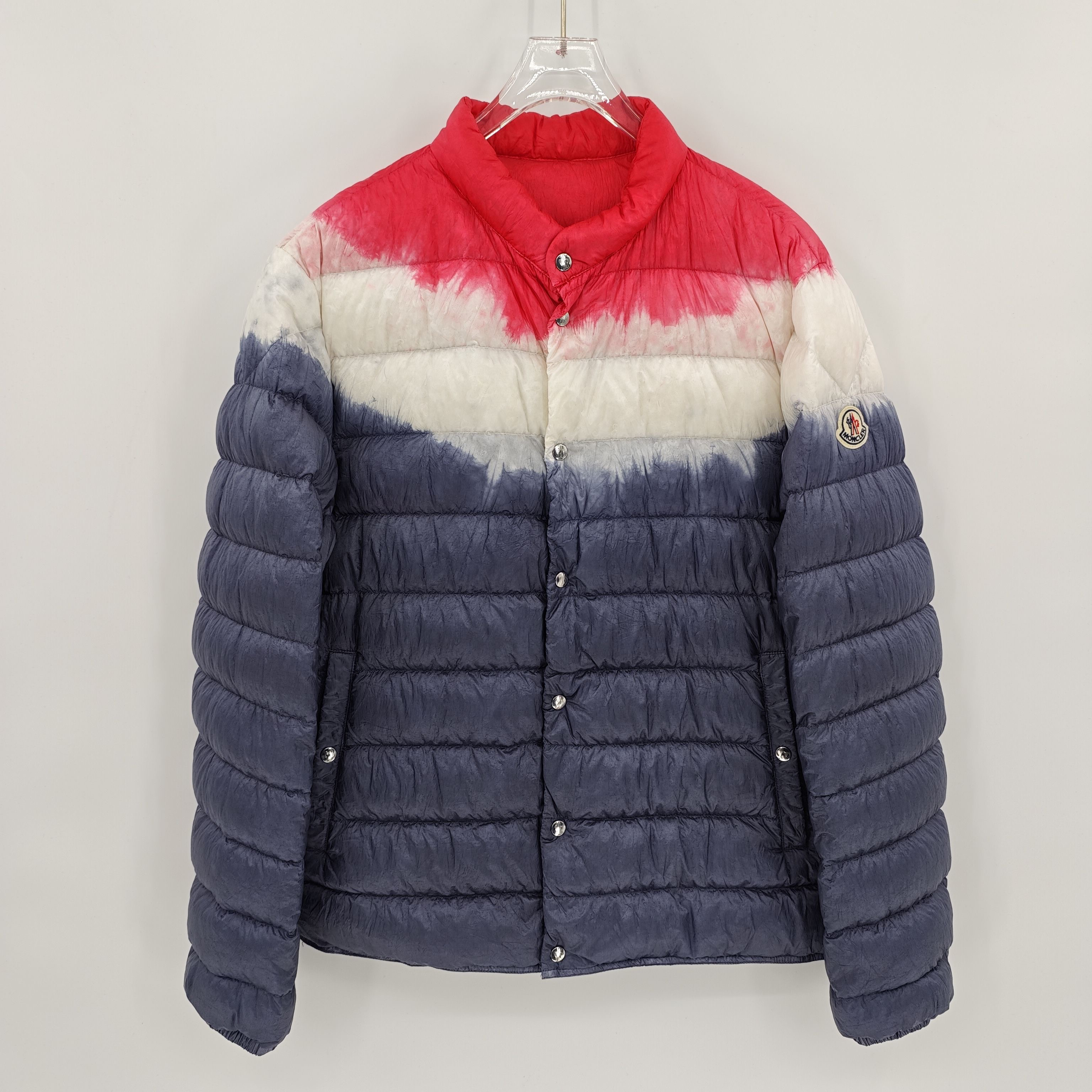 99新 MONCLER 蒙口 三色扎染渐变轻薄款羽绒服/2码/Sw24967