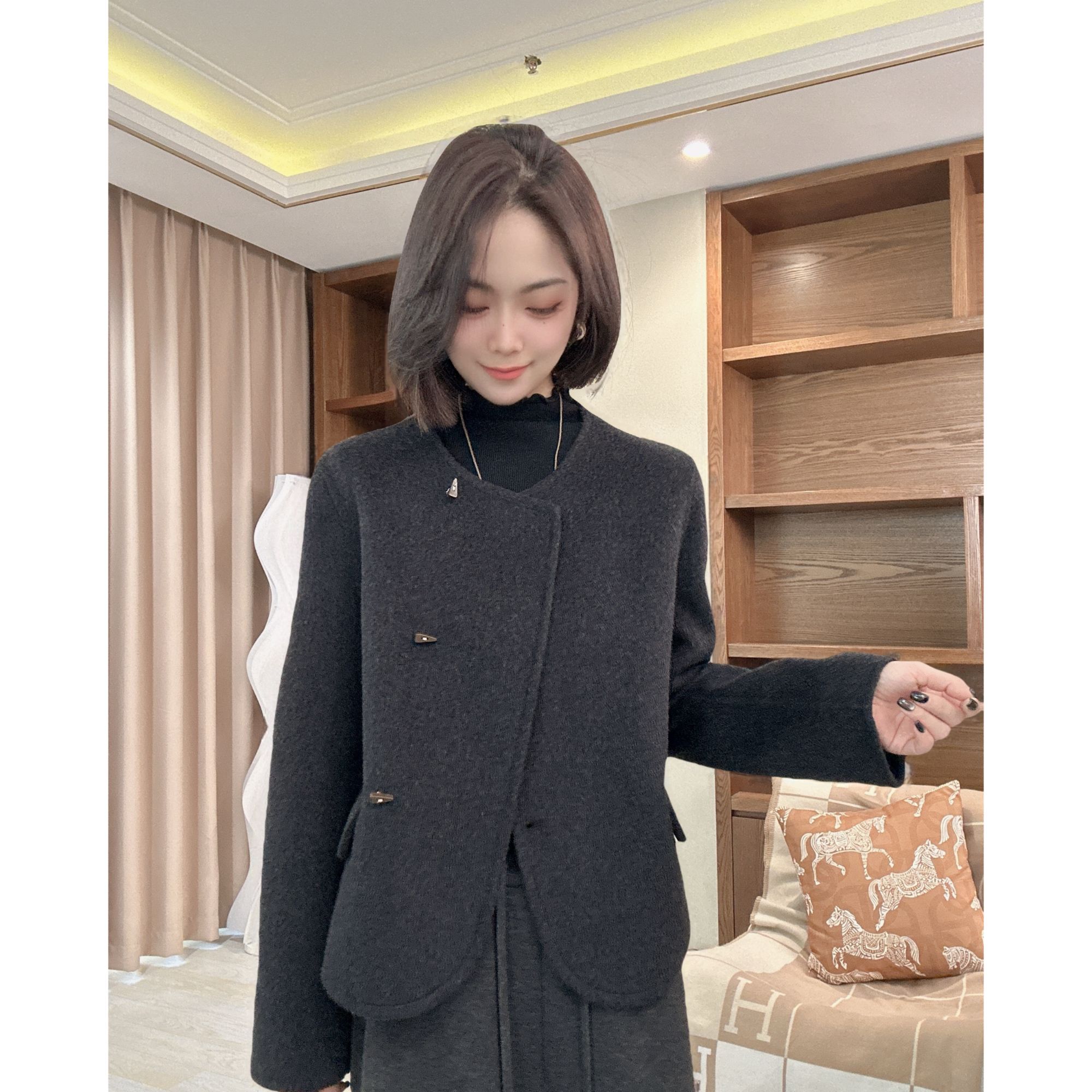 茜百万【斜口】圆领羊毛双面大衣女高级感小香风短款毛呢外套女