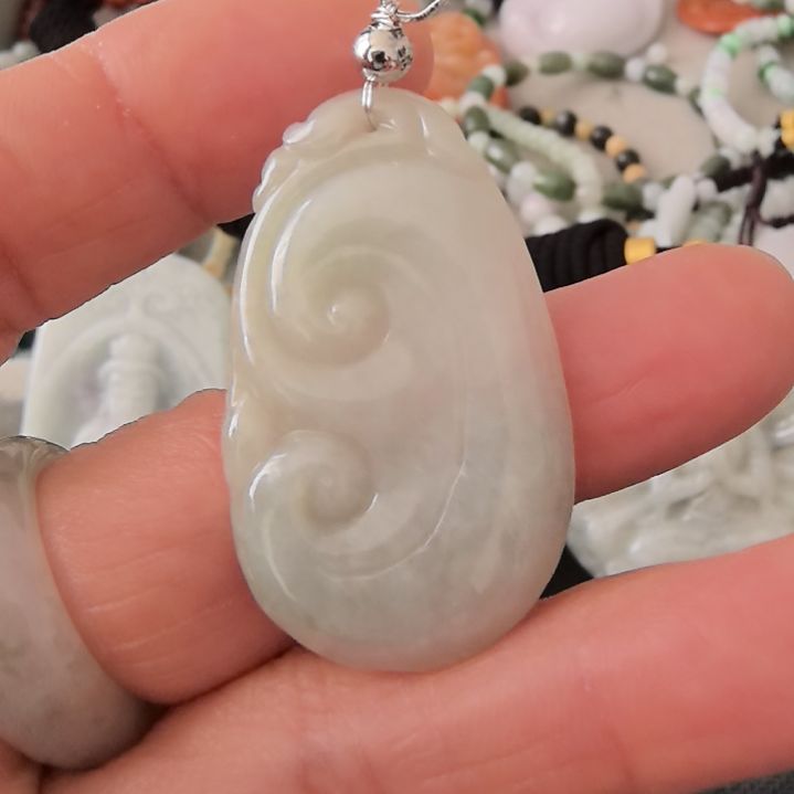 翡翠颈饰未镶嵌吊坠