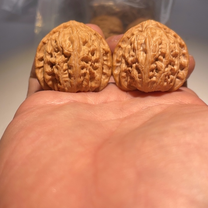 文玩核桃把件三角白