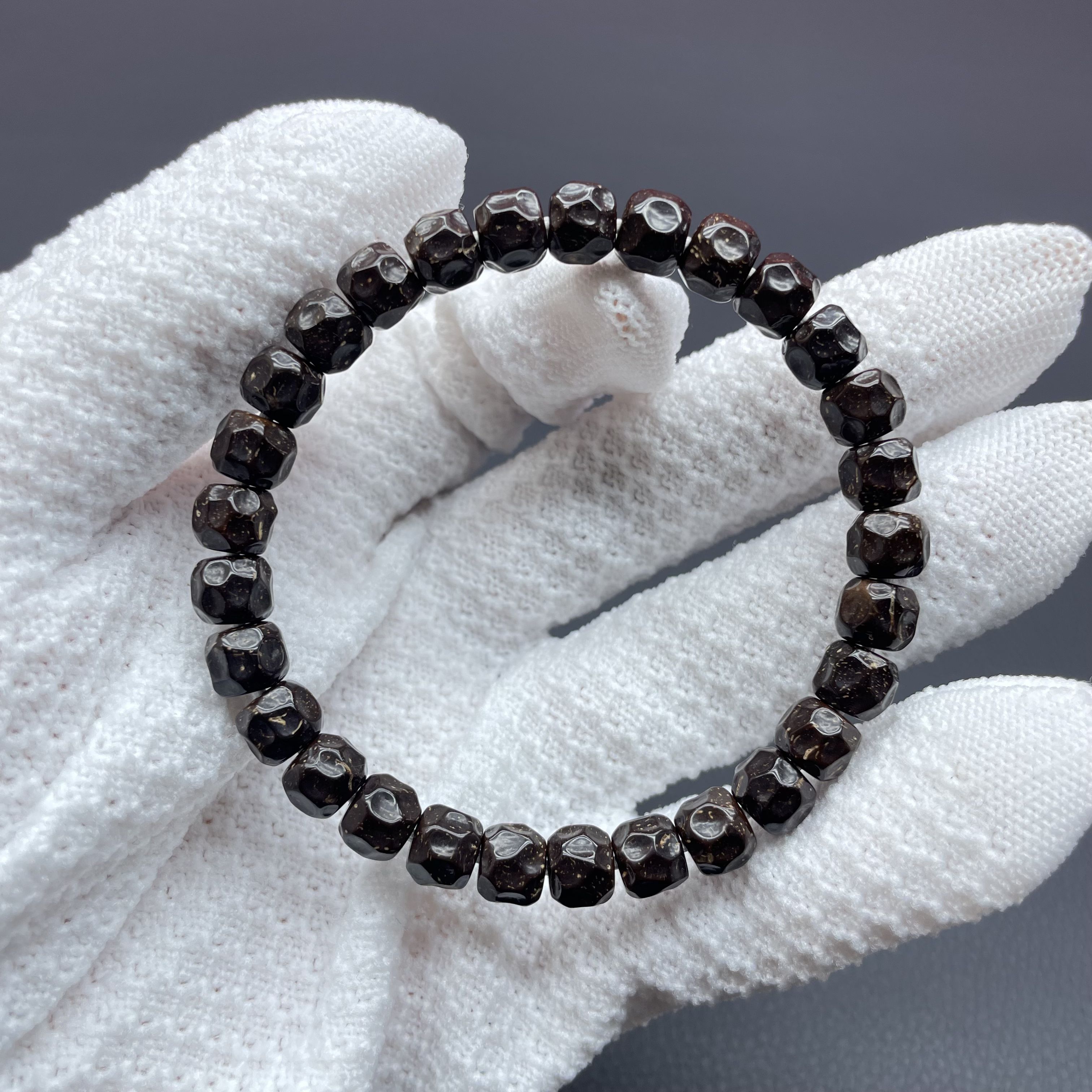 F023原色原生态印尼椰蒂雕刻无相奶酪手串