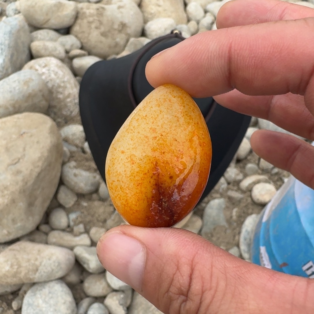 精品无镶嵌小吊坠 