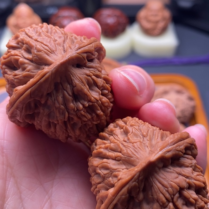 文玩核桃把件大***一水龙纹