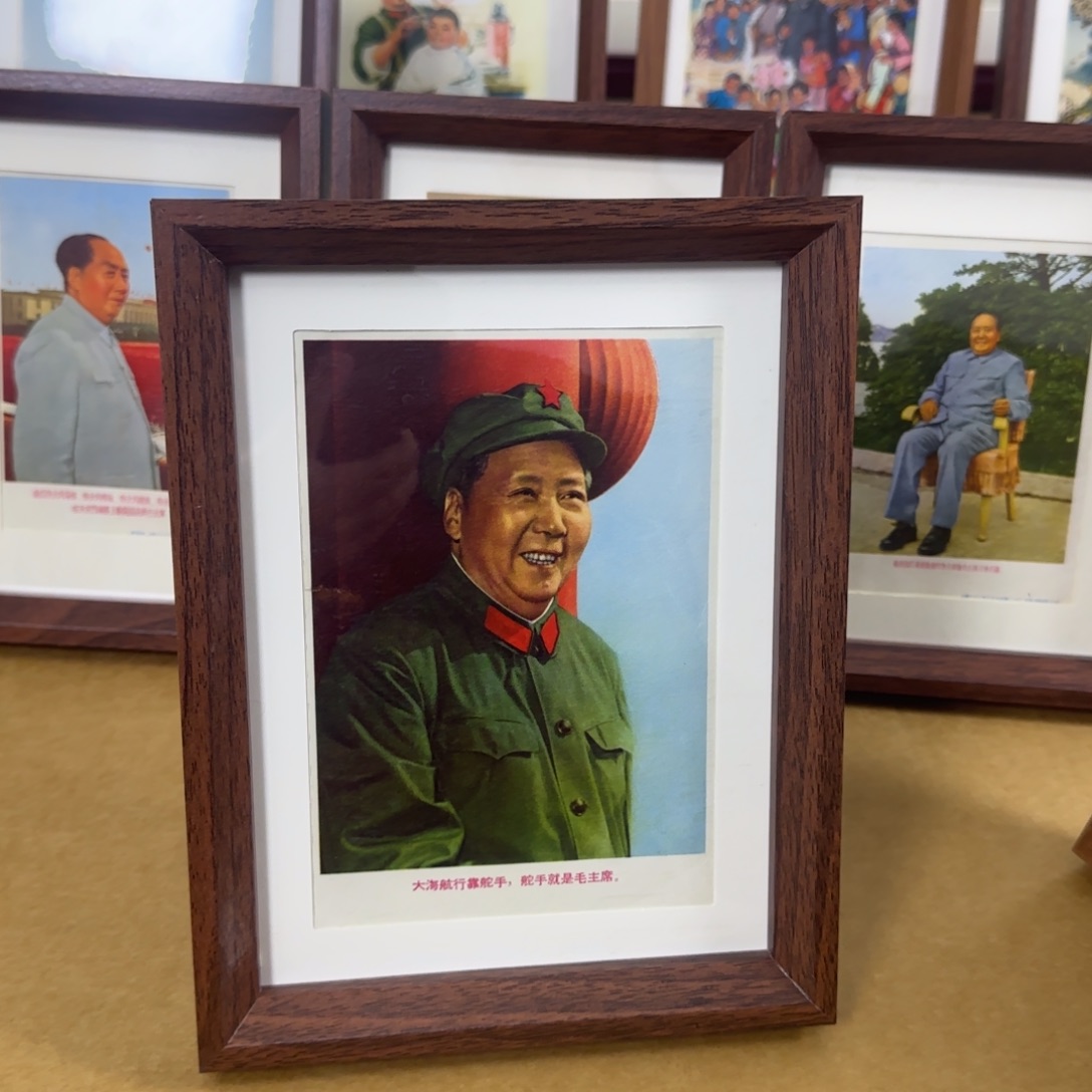 32开桌面摆台 宫灯军装像