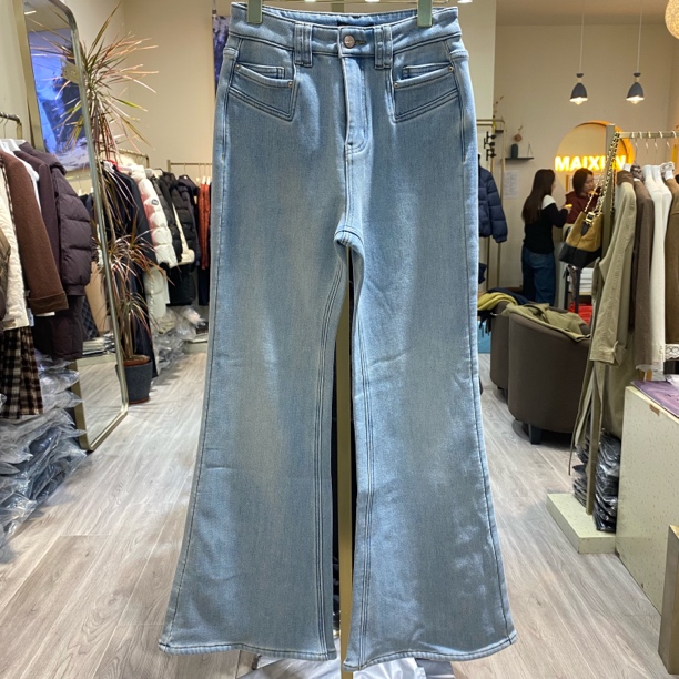 麦寻冬季加厚绒浅色高腰微喇牛仔裤kcnzs22y