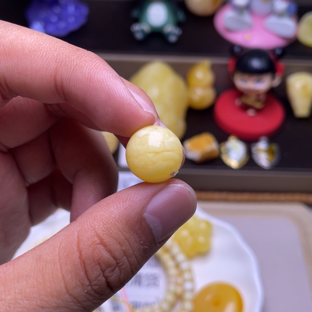 琥珀未镶嵌珠宝奇石