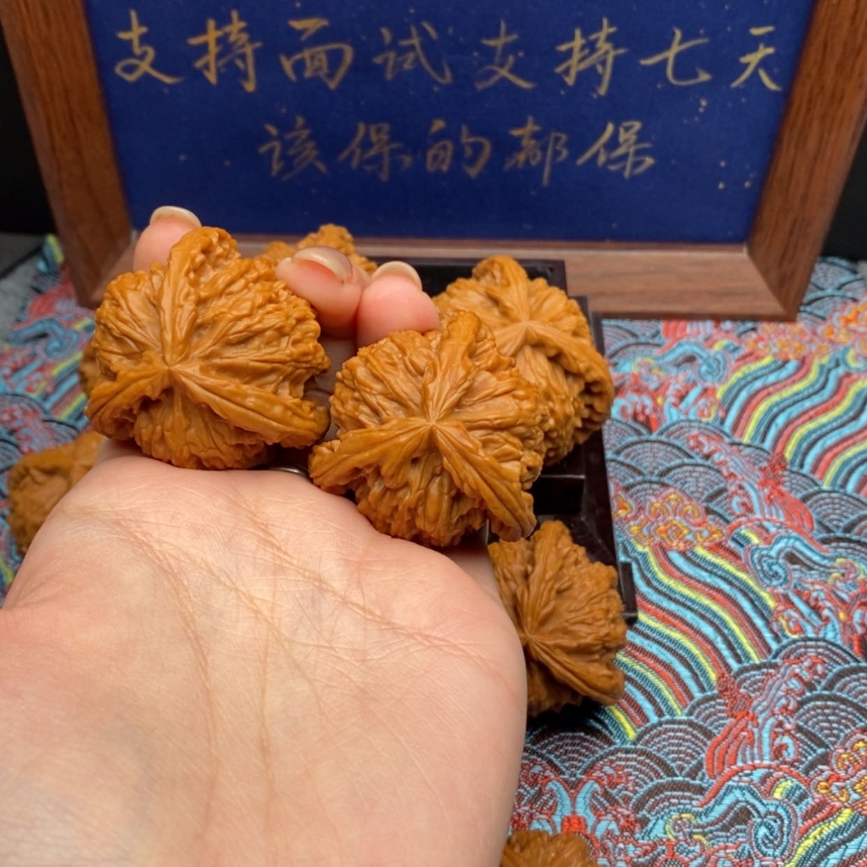 【闪购商品】石**i白狮