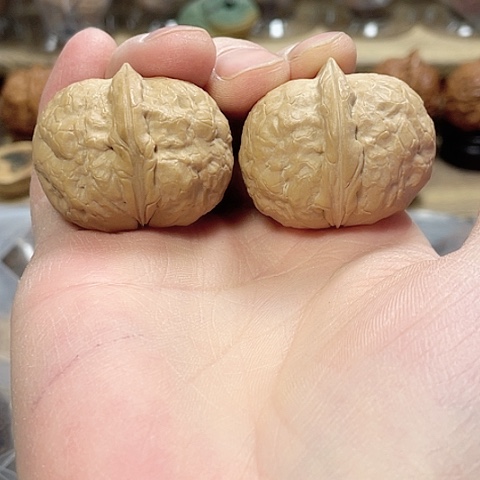 文玩核桃把件西王元宝带彩37