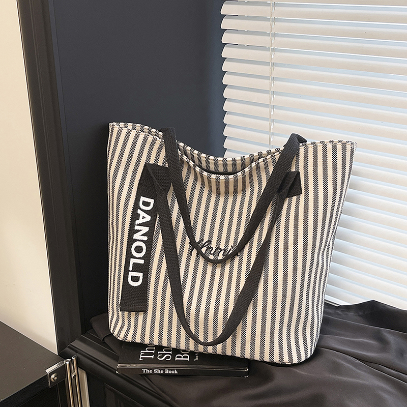 2025时尚女托特包学院风可折叠条纹单肩包大容量休闲通勤购物袋