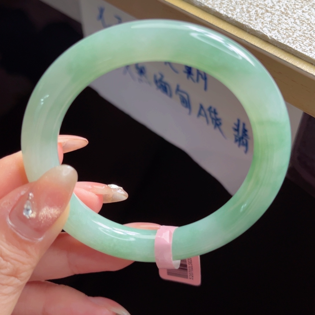 翡翠未镶嵌手镯手镯