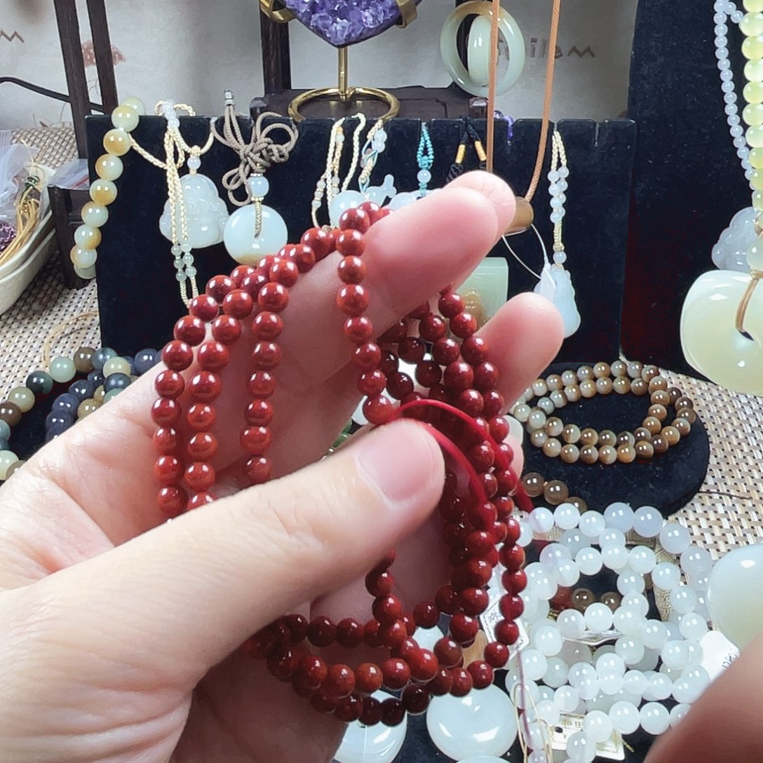 和田玉18K金镶嵌颈饰