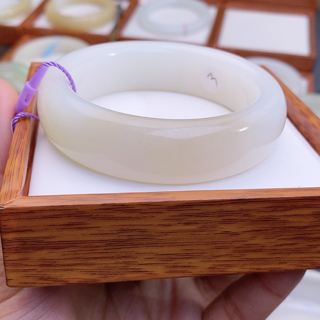 和田玉手镯未镶嵌56.2