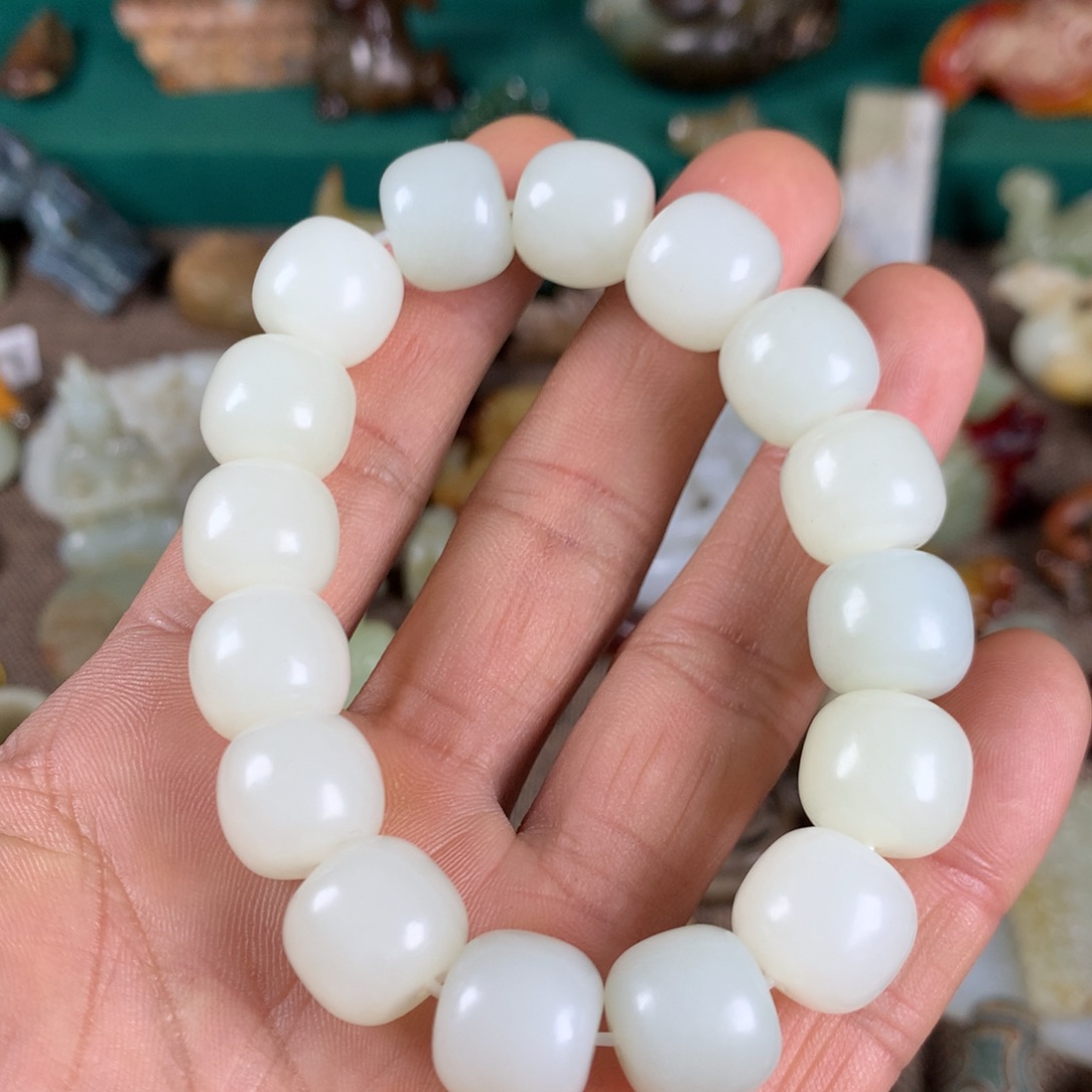 和田玉颈饰未镶嵌