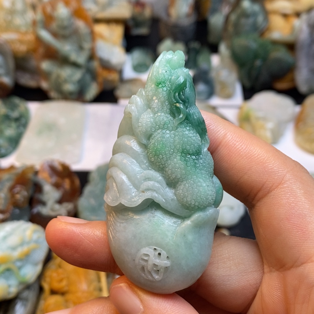 定制翡翠未镶嵌特色3