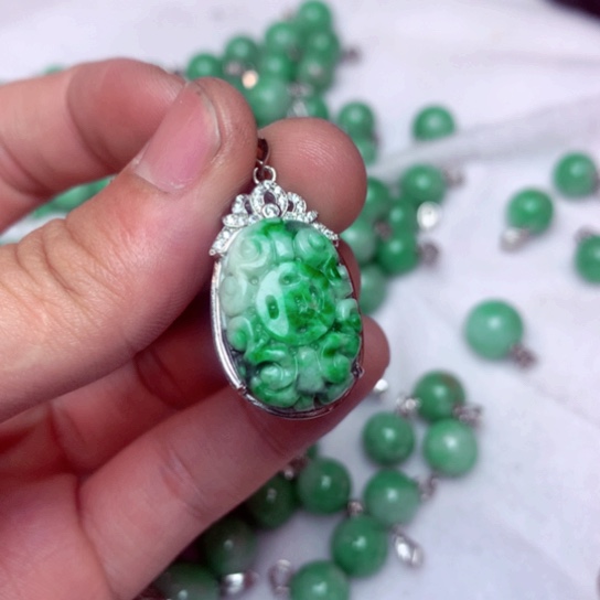 翡翠吊坠(不含链)未镶嵌