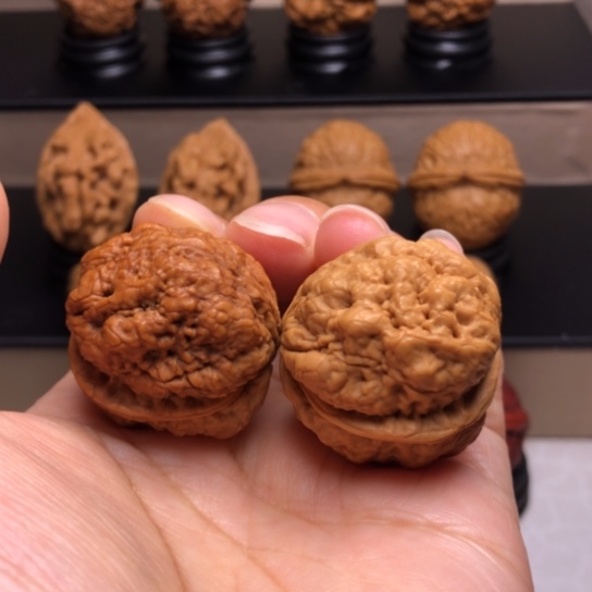 文玩核桃把件血舍利13