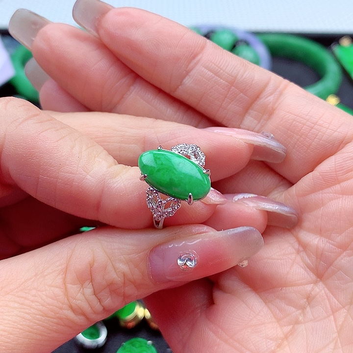 翡翠颈饰银S925镶嵌翡翠