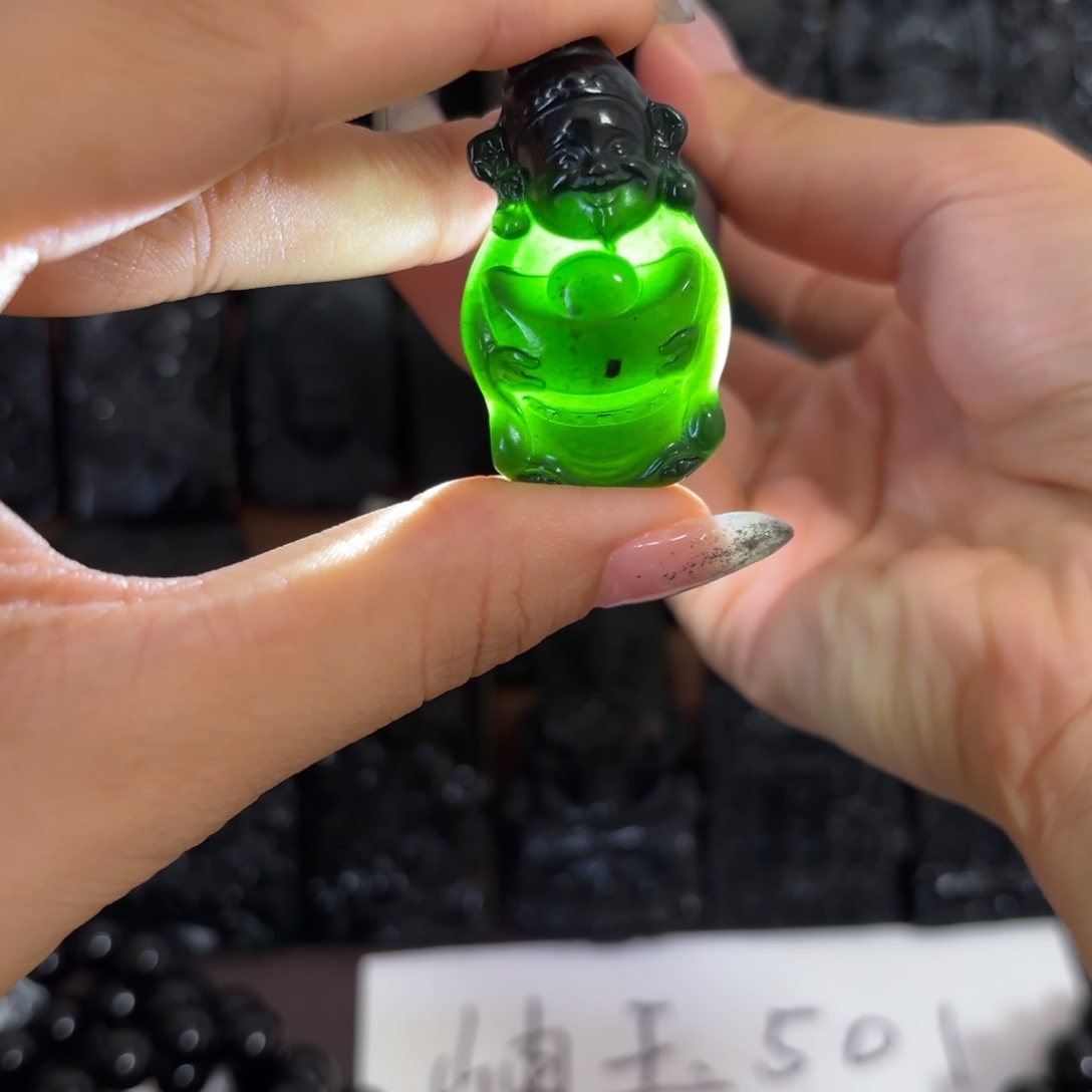 未镶嵌蛇纹石玉颈饰