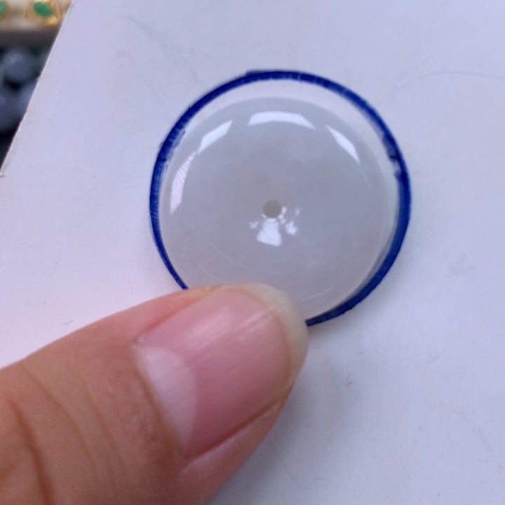 翡翠未镶嵌颈饰平安