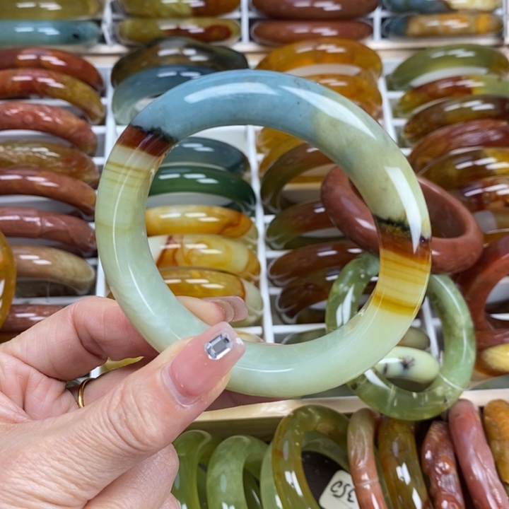 蛇纹石玉手镯未镶嵌58