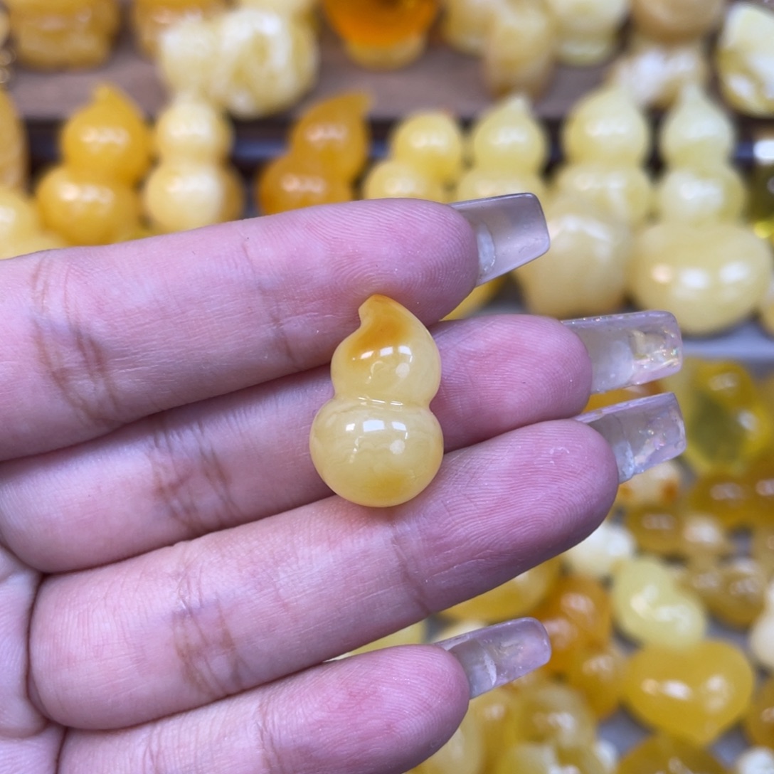 琥珀未镶嵌珠宝奇石